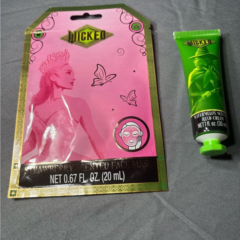 Wicked Strawberry Scented Face Mask and Hand Cream Set